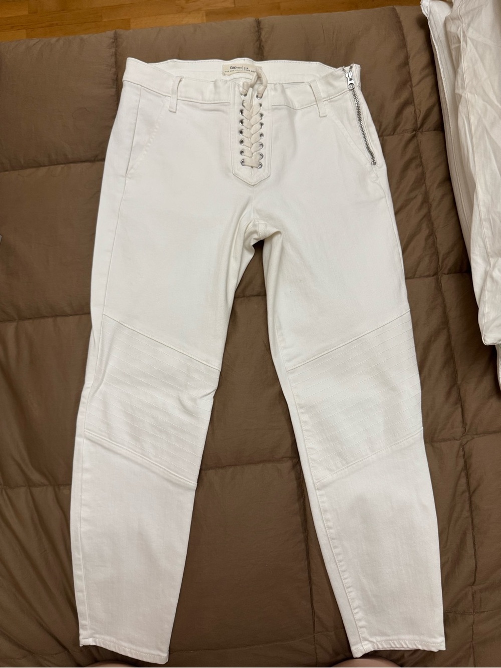 GAP White Lace-Up Skinny Jeans with Side Zip